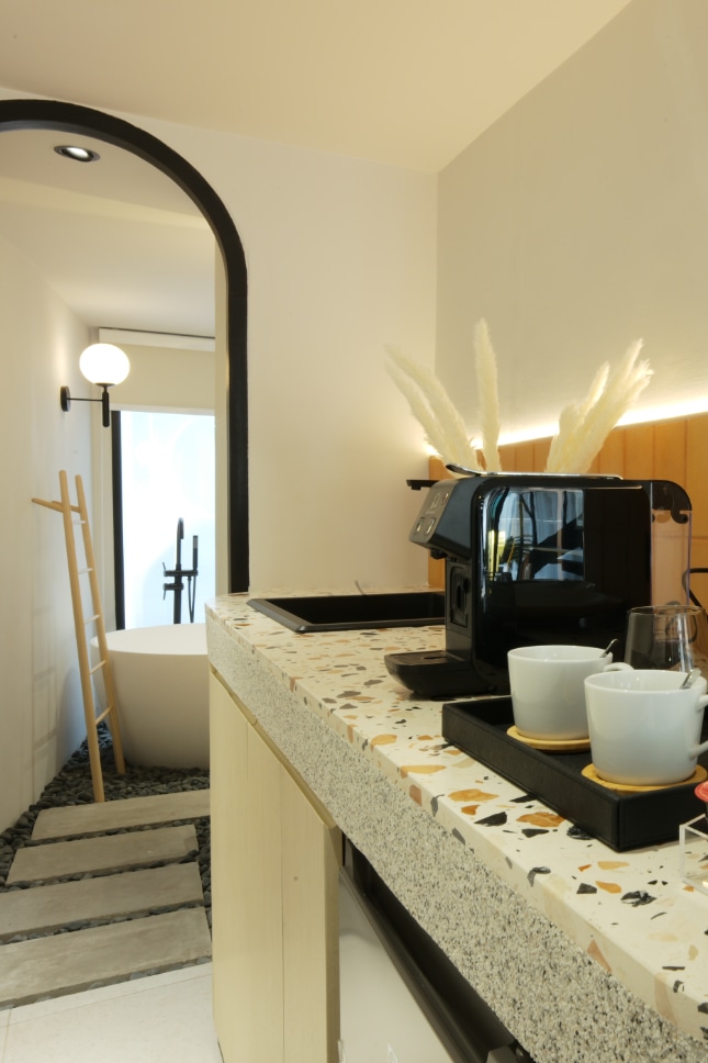 The Aftermoon, Sunlight unit amenities